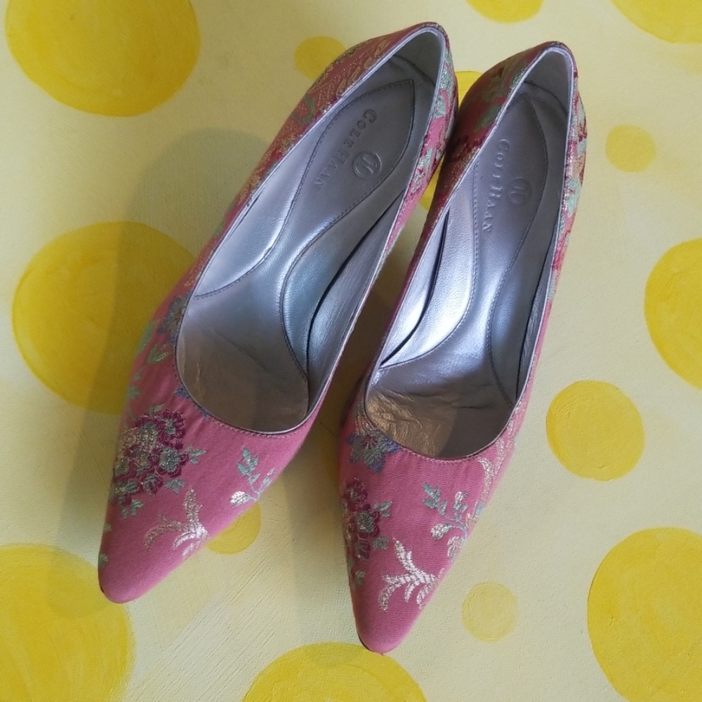 COLE HAAN embroidered pumps